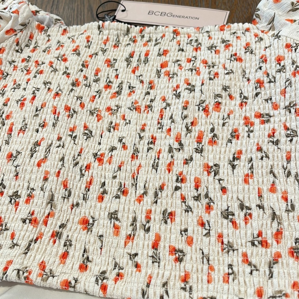 BCBG Generation crop top. Size Med - Picture 11 of 13